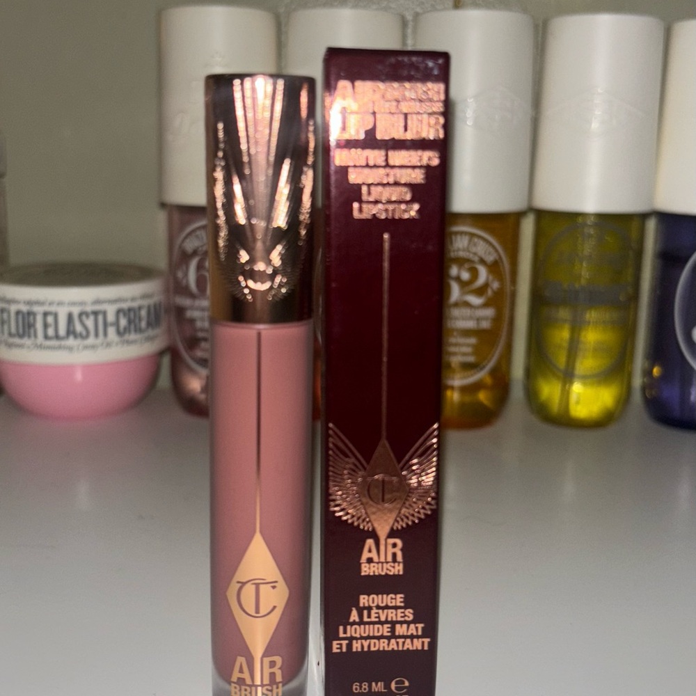 Charlotte Tilbury Airbrush Flawless Matte Lip Blur Liquid Lipstick